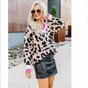 NWOT Pink Lily Leopard Print Sweater - sz S